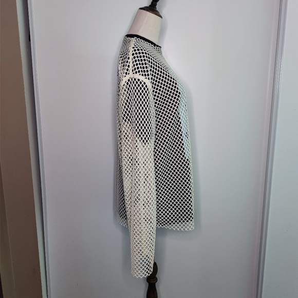 Over Mesh Top - Picture 3 of 10